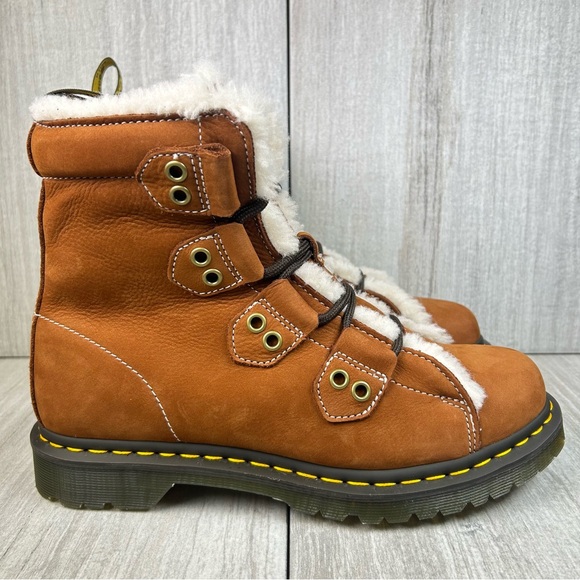 Dr. Martens Shoes - NEW Dr. Martens Docs 31877 Fur Lined Brown Buttersoft Winter Boot Womens Size 10